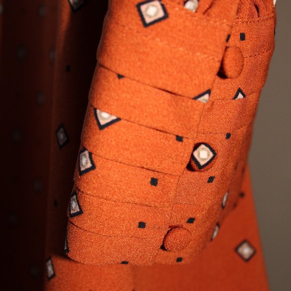 ✨ HOST PICK✨NWOT Patterned Dress w/ Cuffed Sleeves - Picture 2 of 6